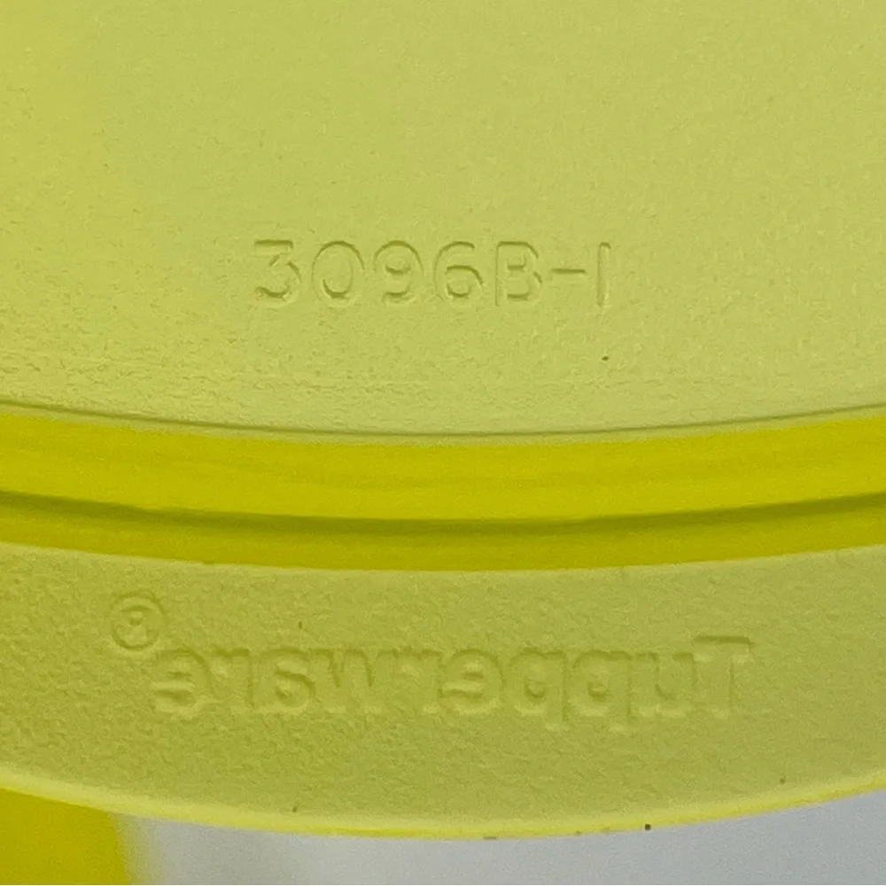 Tupperware Vintage Impressions Nesting Mixing Bowls #3091,3093,3095 & Seals‎ NEW